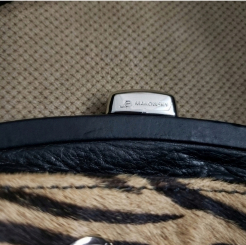 B. Makowsky Tiger print cow hide leather drawstring crossbody - Picture 10 of 15